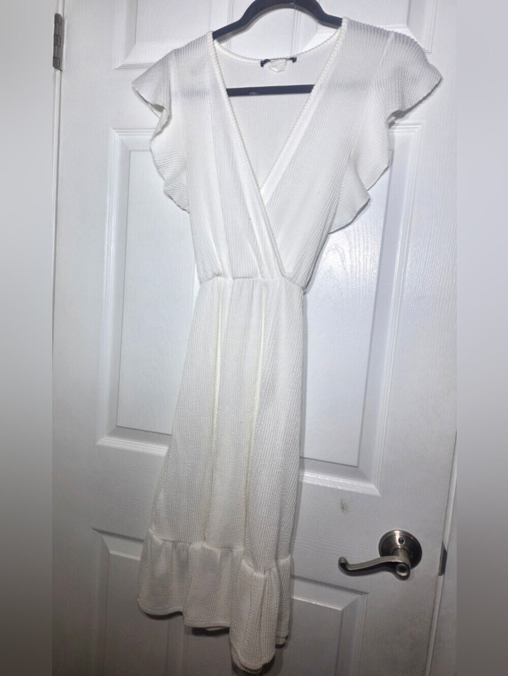 Caution to the Wind White Flutter Sleeve Midi Dress Women’s Size Small - Picture 3 of 4